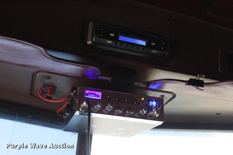 image for item BE9396 1992 Peterbilt 379 semi truck