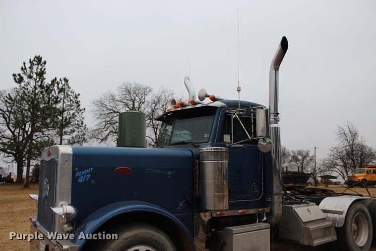 image for item BE9396 1992 Peterbilt 379 semi truck