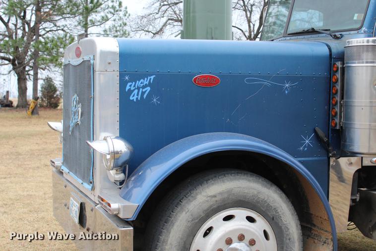 image for item BE9396 1992 Peterbilt 379 semi truck