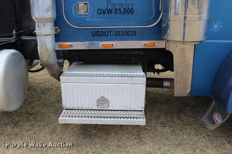 image for item BE9396 1992 Peterbilt 379 semi truck