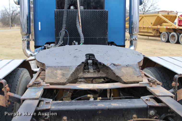 image for item BE9396 1992 Peterbilt 379 semi truck