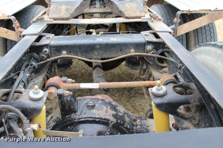 image for item BE9396 1992 Peterbilt 379 semi truck