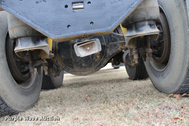 image for item BE9396 1992 Peterbilt 379 semi truck