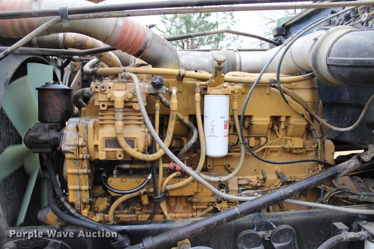 image for item BE9396 1992 Peterbilt 379 semi truck