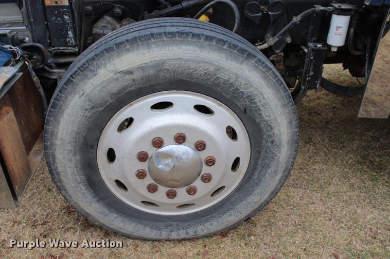 image for item BE9396 1992 Peterbilt 379 semi truck