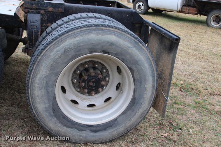 image for item BE9396 1992 Peterbilt 379 semi truck