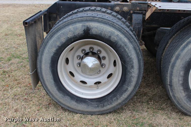 image for item BE9396 1992 Peterbilt 379 semi truck