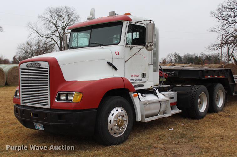 image for item BE9399 1993 Freightliner FLD112 semi truck