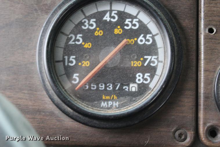 image for item BE9399 1993 Freightliner FLD112 semi truck