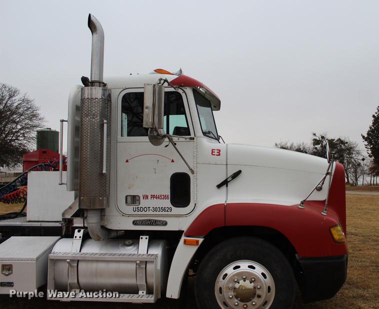 image for item BE9399 1993 Freightliner FLD112 semi truck