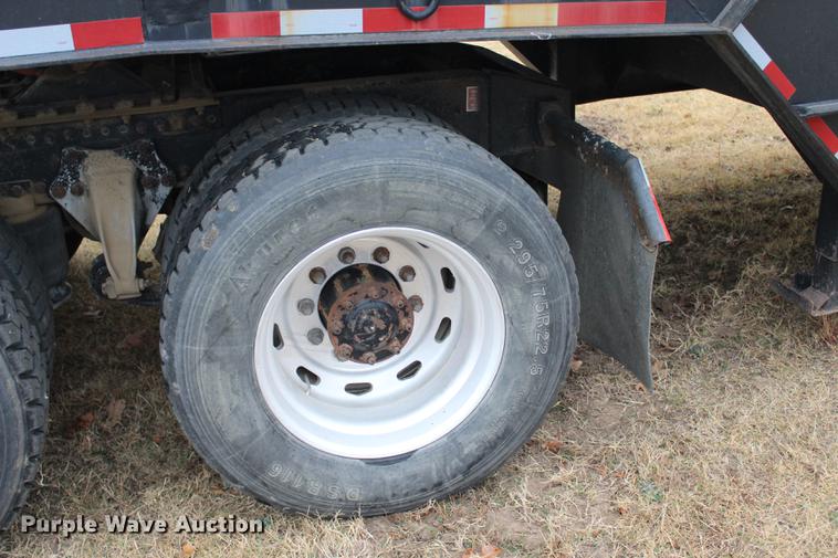 image for item BE9399 1993 Freightliner FLD112 semi truck