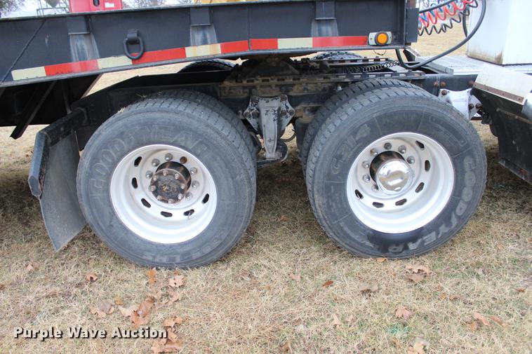 image for item BE9399 1993 Freightliner FLD112 semi truck