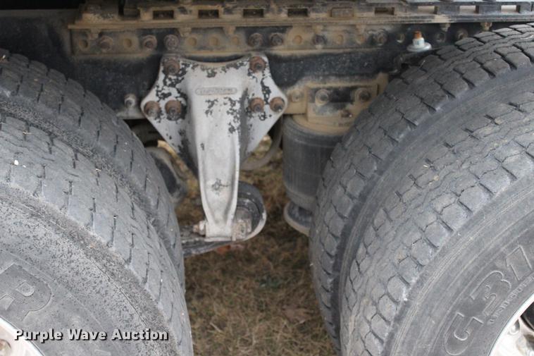 image for item BE9399 1993 Freightliner FLD112 semi truck