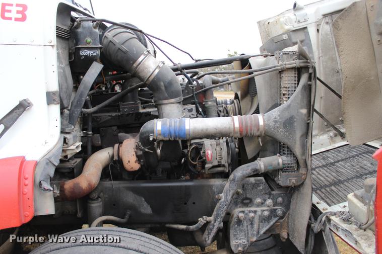 image for item BE9399 1993 Freightliner FLD112 semi truck