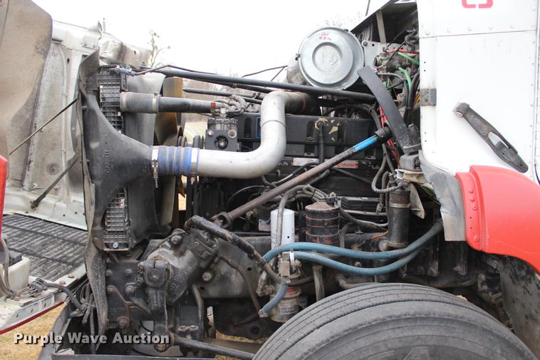 image for item BE9399 1993 Freightliner FLD112 semi truck