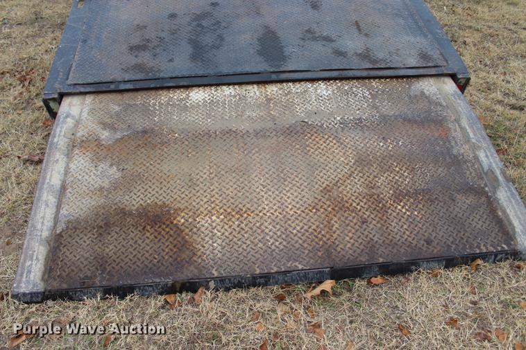 image for item BE9400 1987 Muv-All 4460ST drop deck trailer