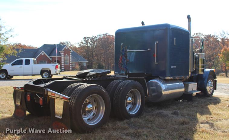 image for item BE9418 1987 Peterbilt 379 semi truck