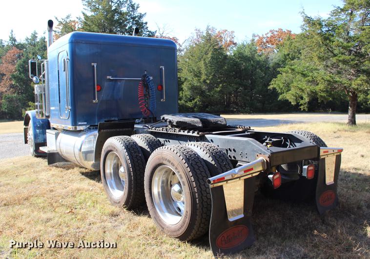 image for item BE9418 1987 Peterbilt 379 semi truck