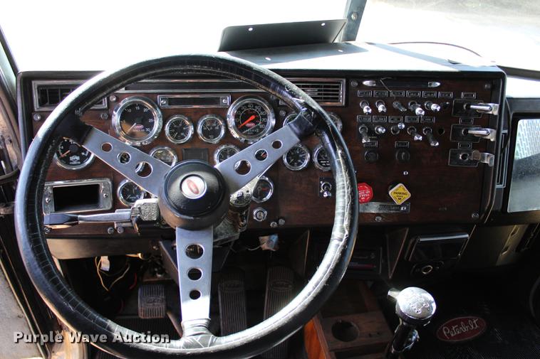 image for item BE9418 1987 Peterbilt 379 semi truck