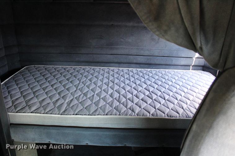 image for item BE9418 1987 Peterbilt 379 semi truck