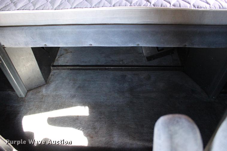 image for item BE9418 1987 Peterbilt 379 semi truck