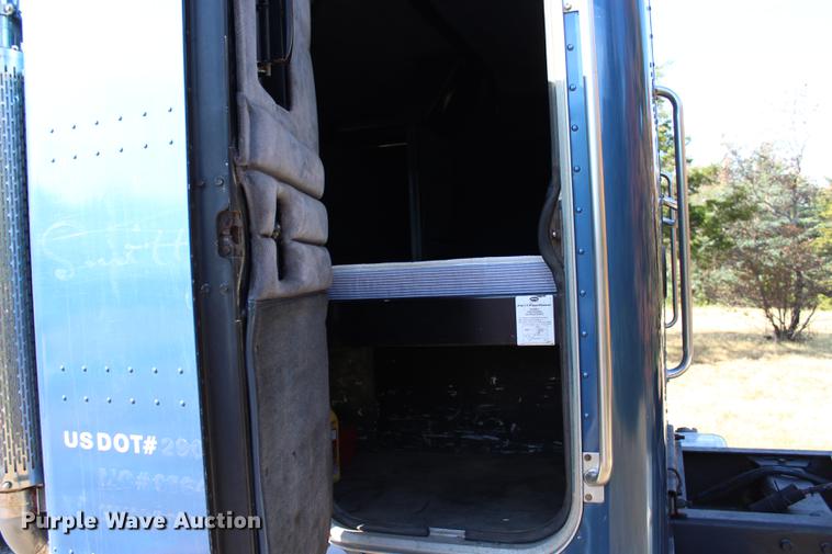 image for item BE9418 1987 Peterbilt 379 semi truck