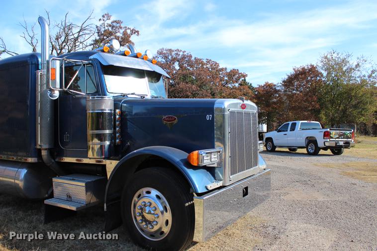 image for item BE9418 1987 Peterbilt 379 semi truck