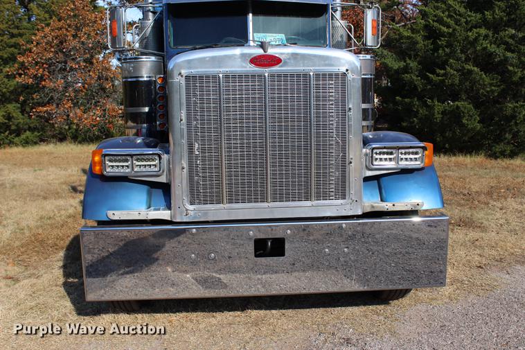 image for item BE9418 1987 Peterbilt 379 semi truck