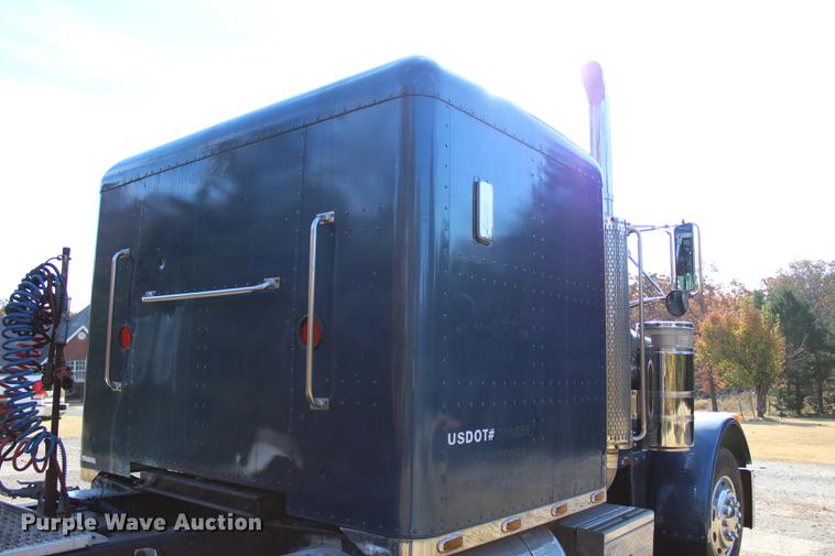 image for item BE9418 1987 Peterbilt 379 semi truck