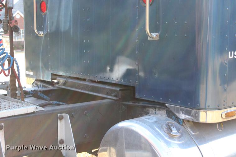 image for item BE9418 1987 Peterbilt 379 semi truck