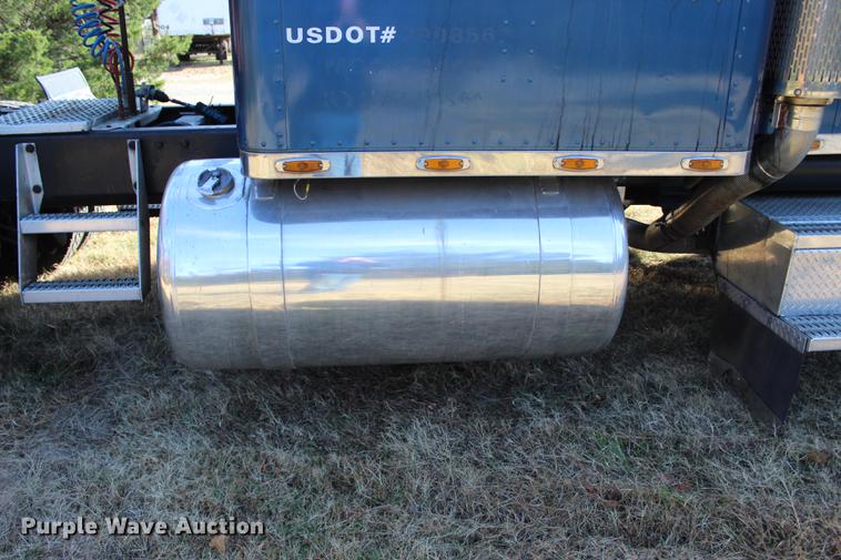 image for item BE9418 1987 Peterbilt 379 semi truck