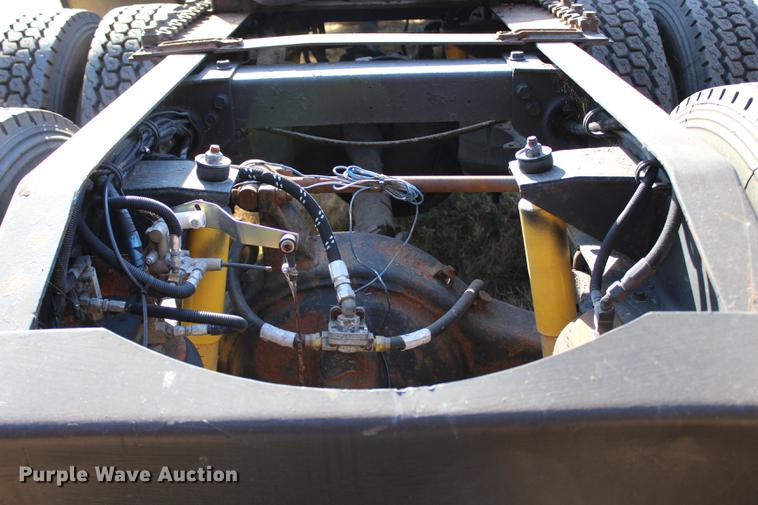 image for item BE9418 1987 Peterbilt 379 semi truck