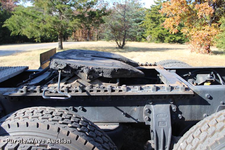 image for item BE9418 1987 Peterbilt 379 semi truck