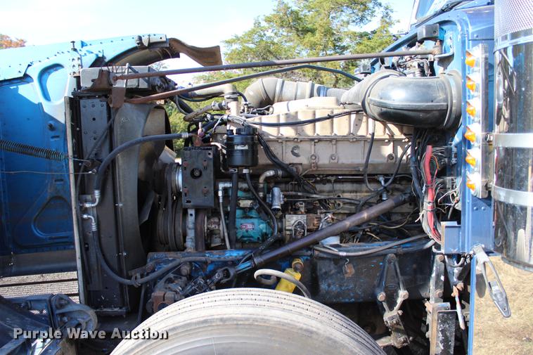 image for item BE9418 1987 Peterbilt 379 semi truck