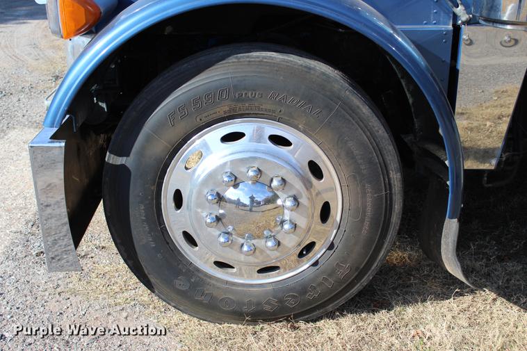 image for item BE9418 1987 Peterbilt 379 semi truck