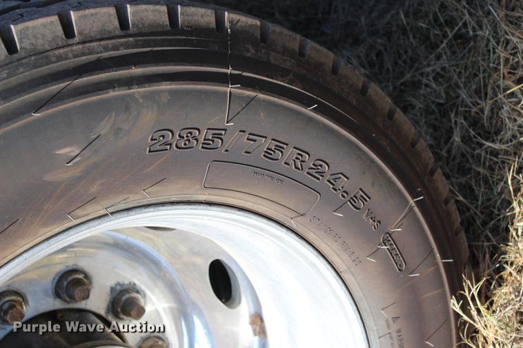 image for item BE9418 1987 Peterbilt 379 semi truck