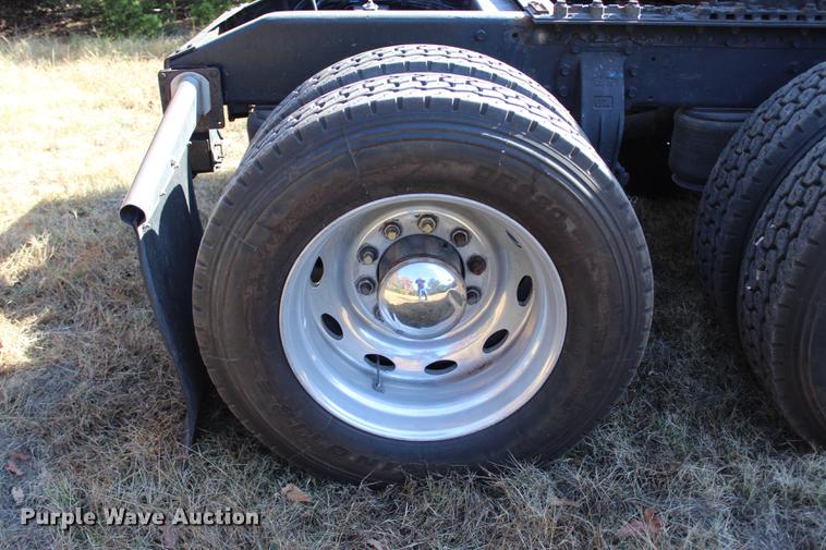 image for item BE9418 1987 Peterbilt 379 semi truck