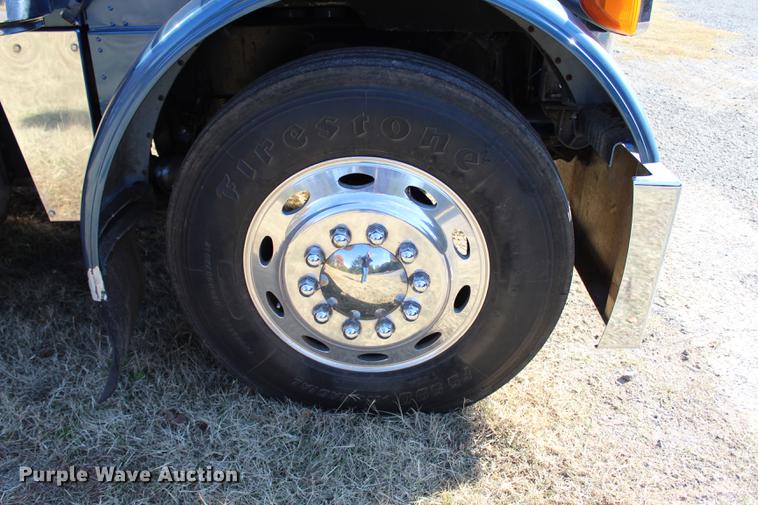 image for item BE9418 1987 Peterbilt 379 semi truck