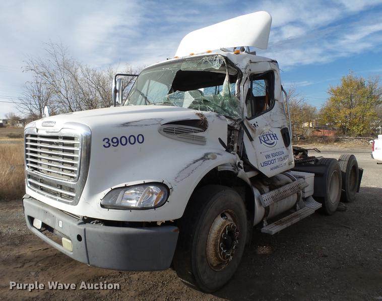 image for item BJ9913 2009 Freightliner Business Class M2 semi truck