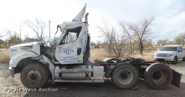 image for item BJ9913 2009 Freightliner Business Class M2 semi truck