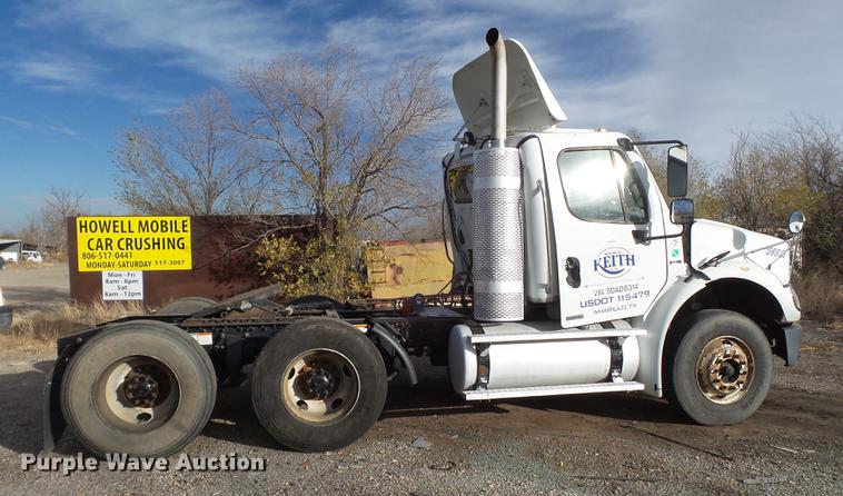 image for item BJ9913 2009 Freightliner Business Class M2 semi truck