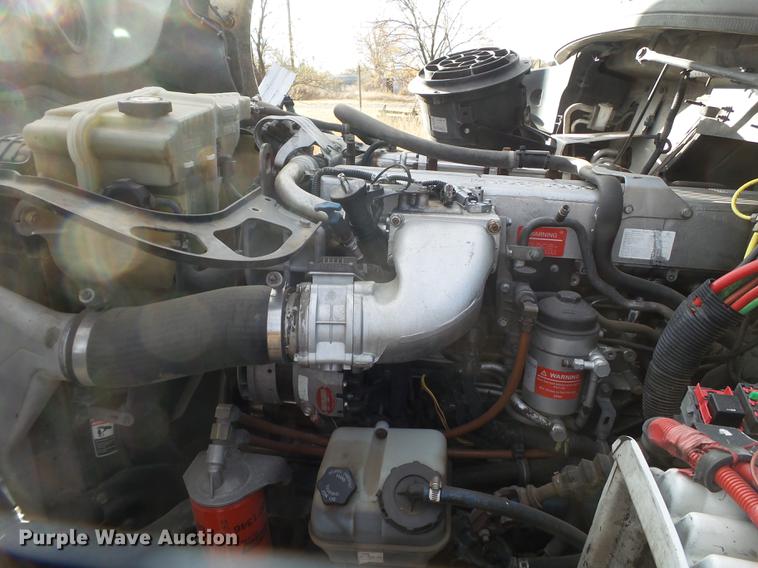 image for item BJ9913 2009 Freightliner Business Class M2 semi truck