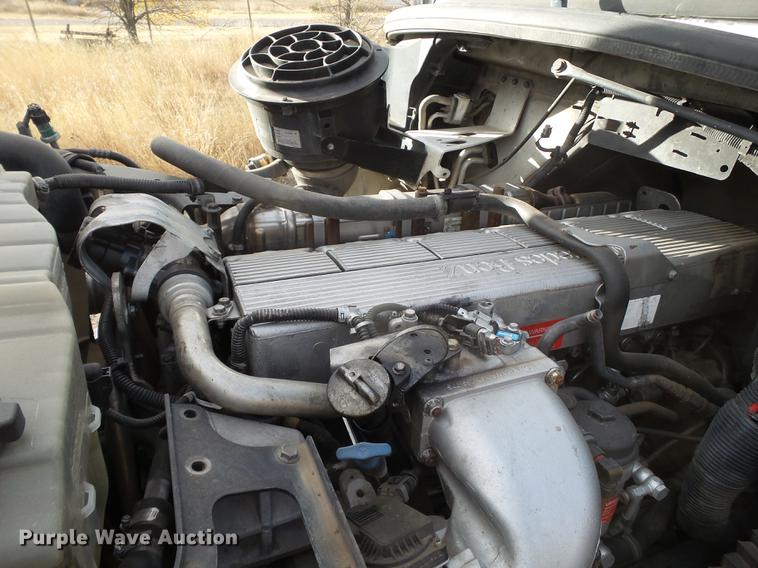 image for item BJ9913 2009 Freightliner Business Class M2 semi truck