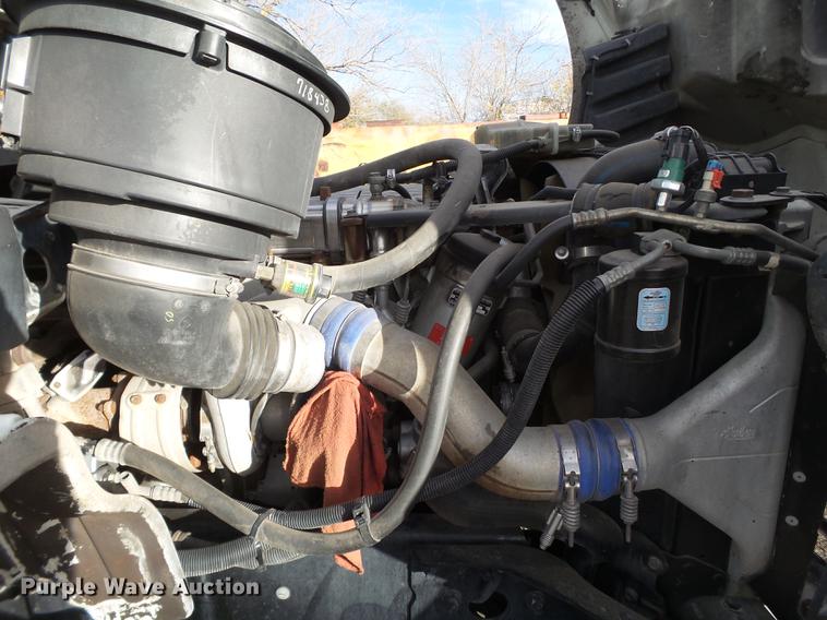 image for item BJ9913 2009 Freightliner Business Class M2 semi truck