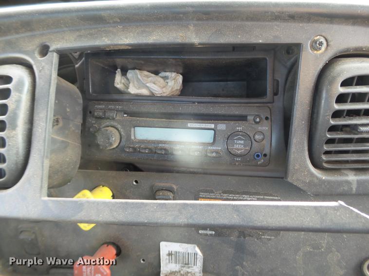 image for item BJ9913 2009 Freightliner Business Class M2 semi truck