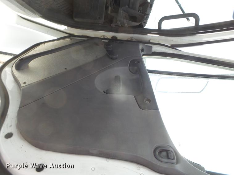 image for item BJ9913 2009 Freightliner Business Class M2 semi truck