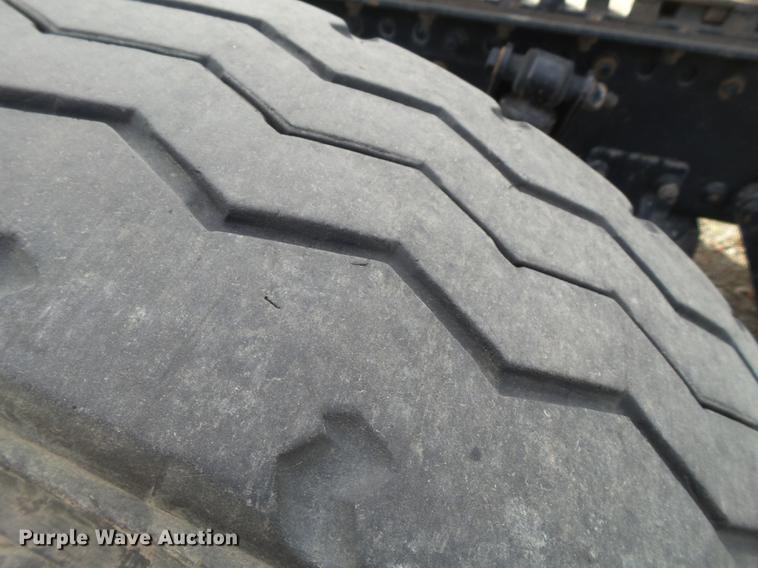 image for item BJ9913 2009 Freightliner Business Class M2 semi truck