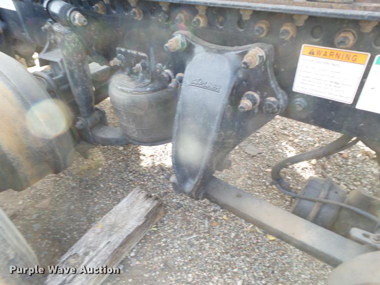 image for item BJ9913 2009 Freightliner Business Class M2 semi truck