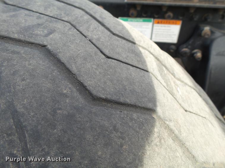 image for item BJ9913 2009 Freightliner Business Class M2 semi truck