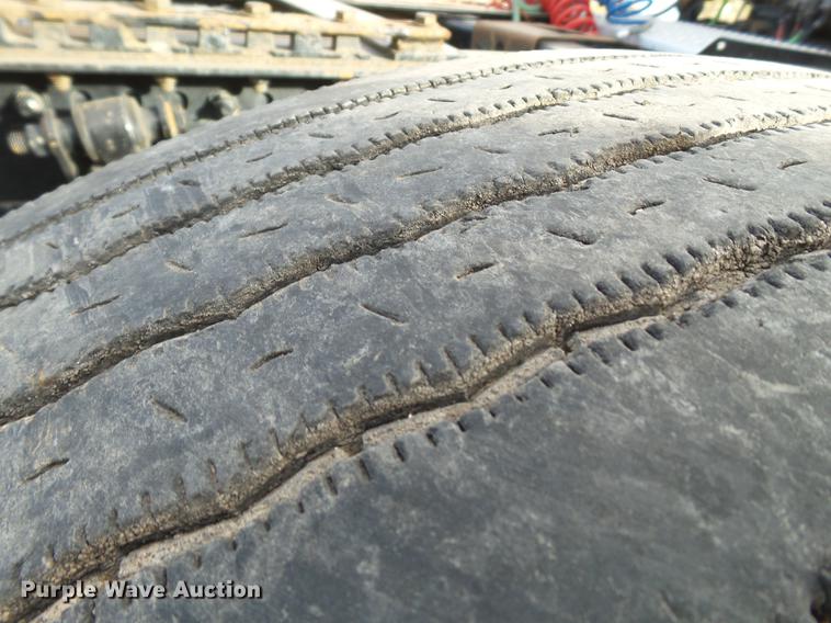 image for item BJ9913 2009 Freightliner Business Class M2 semi truck